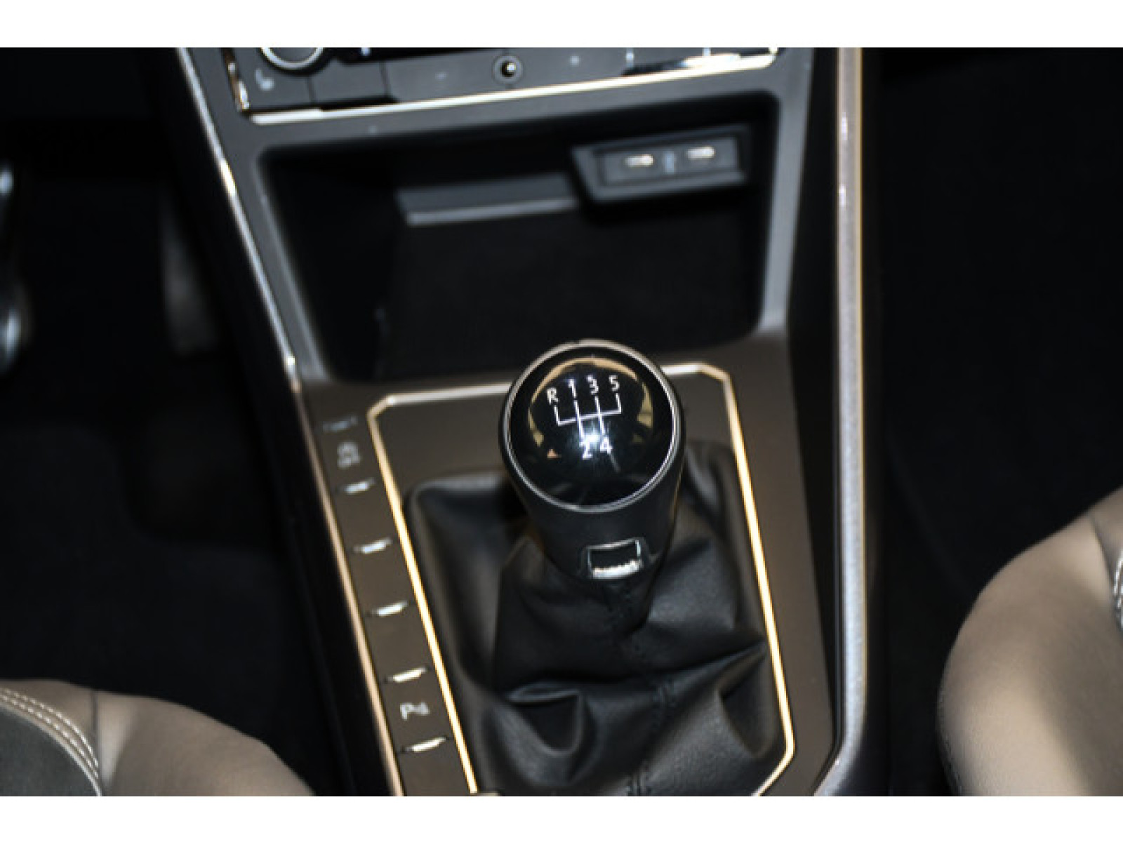 Volkswagen - Polo_6