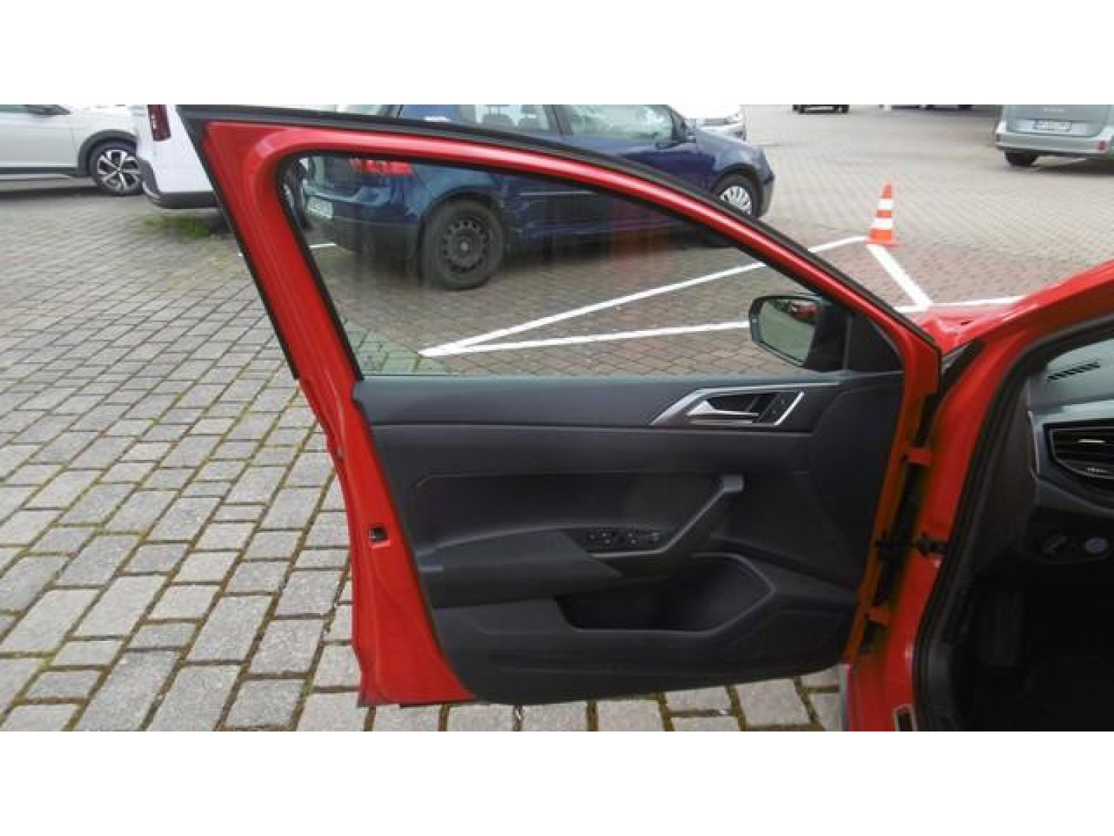 Volkswagen - Polo_12