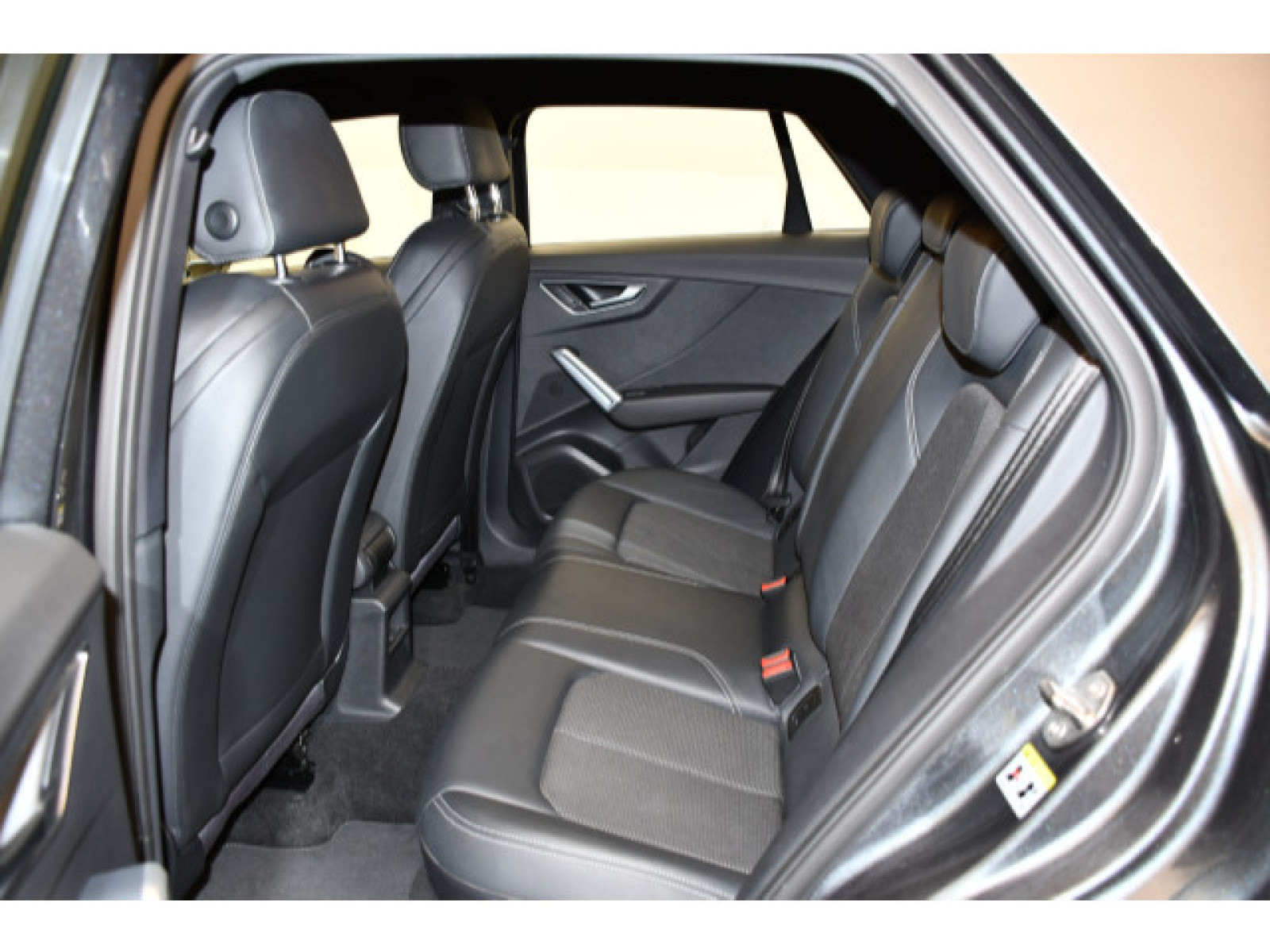 Audi - Q2_9