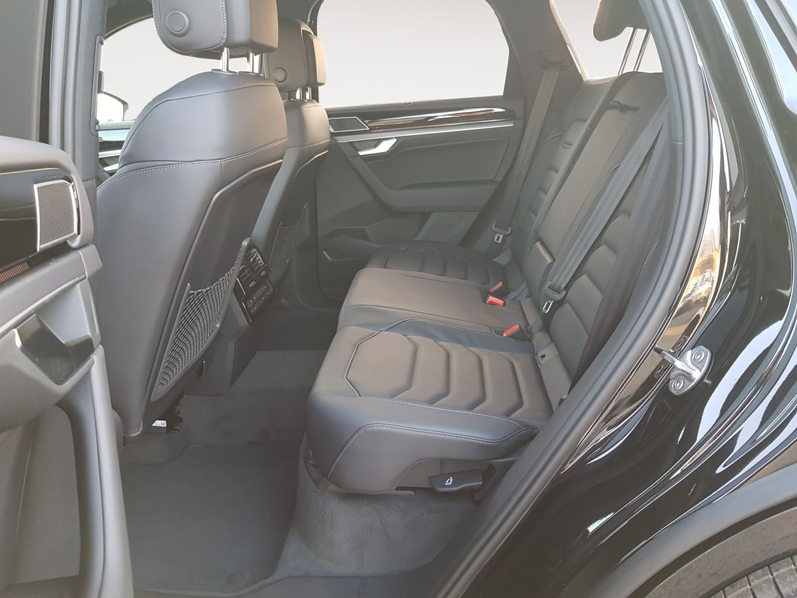 Volkswagen - Touareg_14