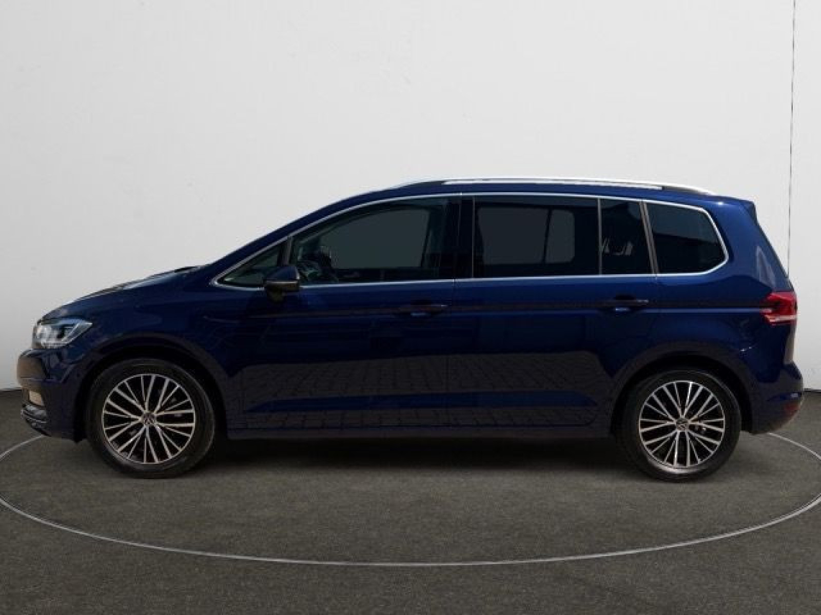 Volkswagen - Touran_4