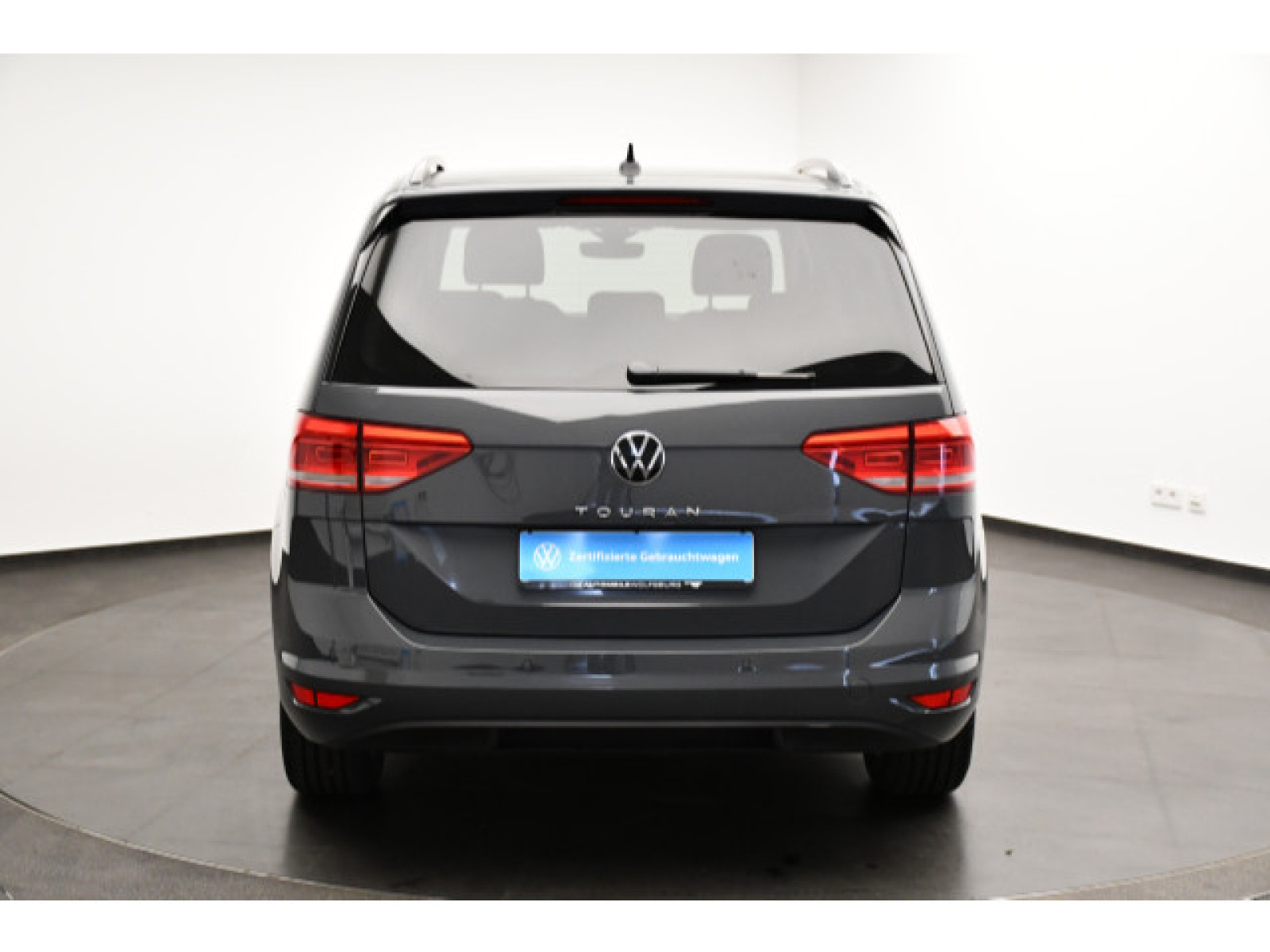 Volkswagen - Touran_21