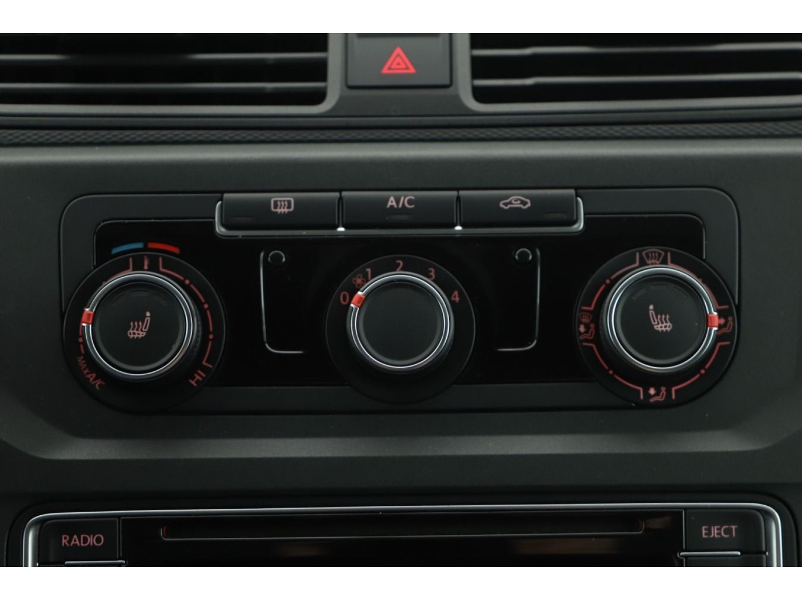 bedienungselemente-mitte-innen