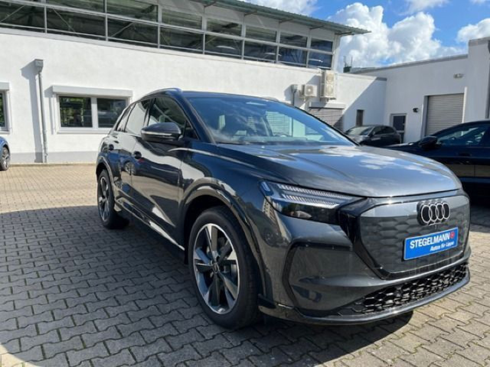 Audi - Q4 e-tron_9