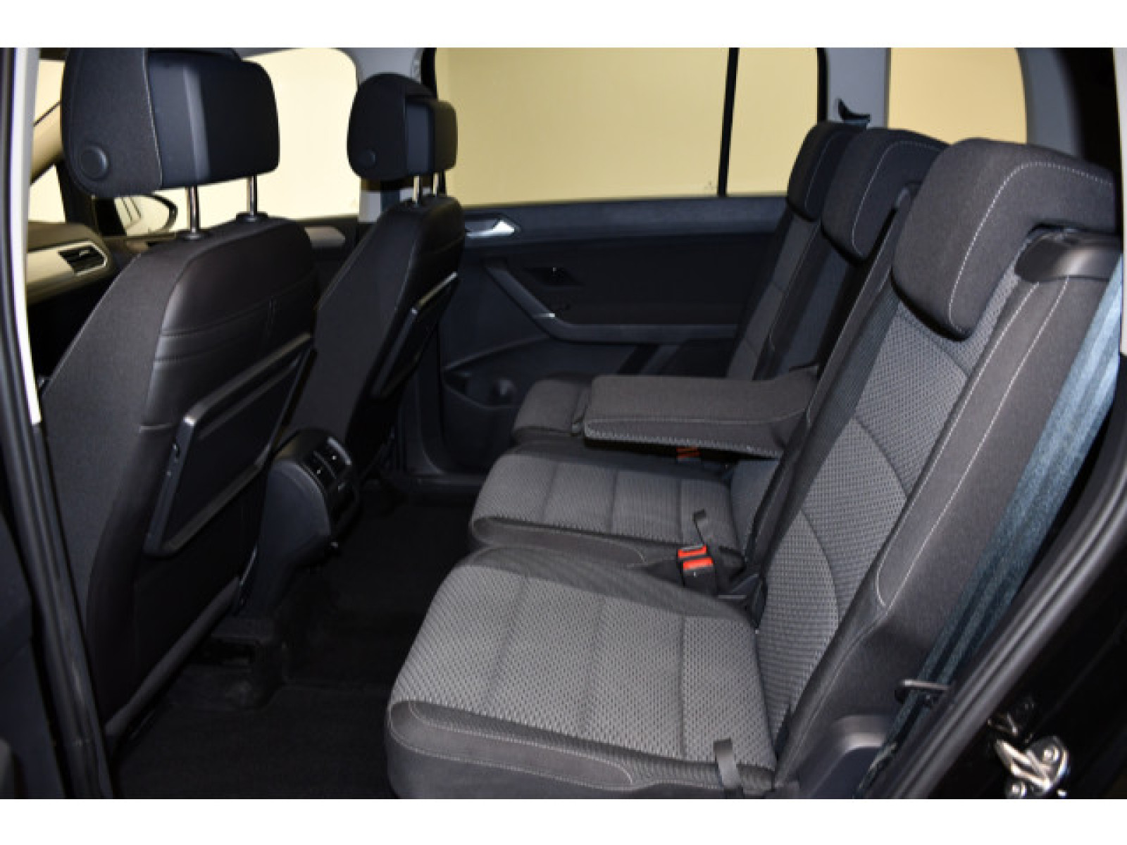 Volkswagen - Touran_9