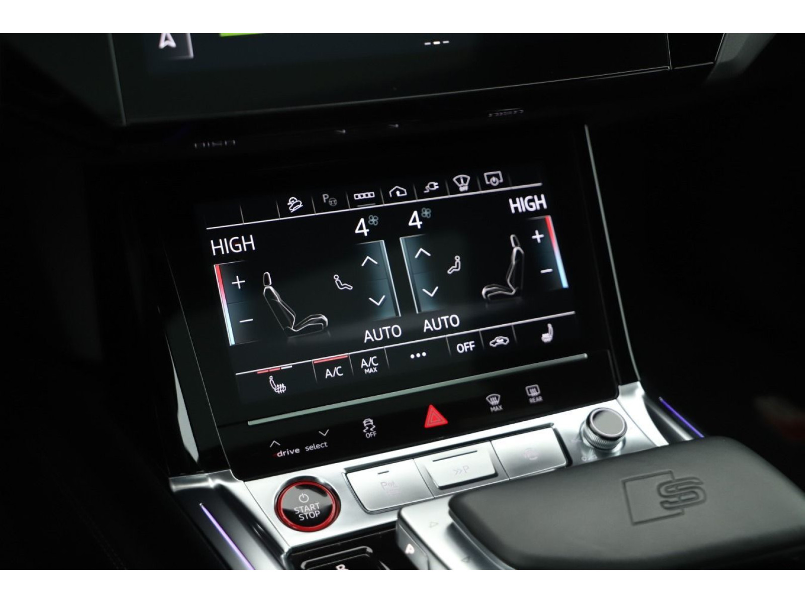 Audi - SQ8 e-tron_14