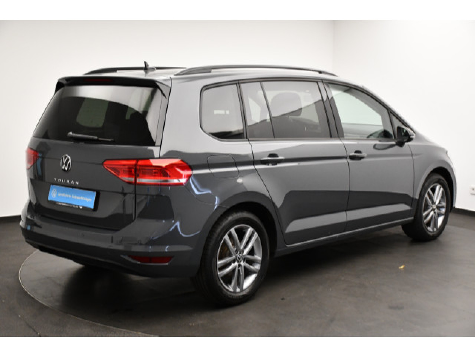 Volkswagen - Touran_3