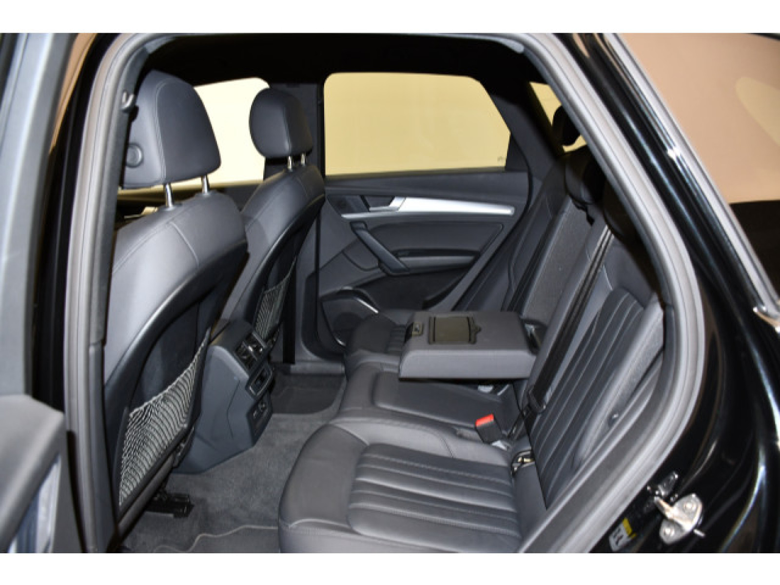 Audi - Q5_10
