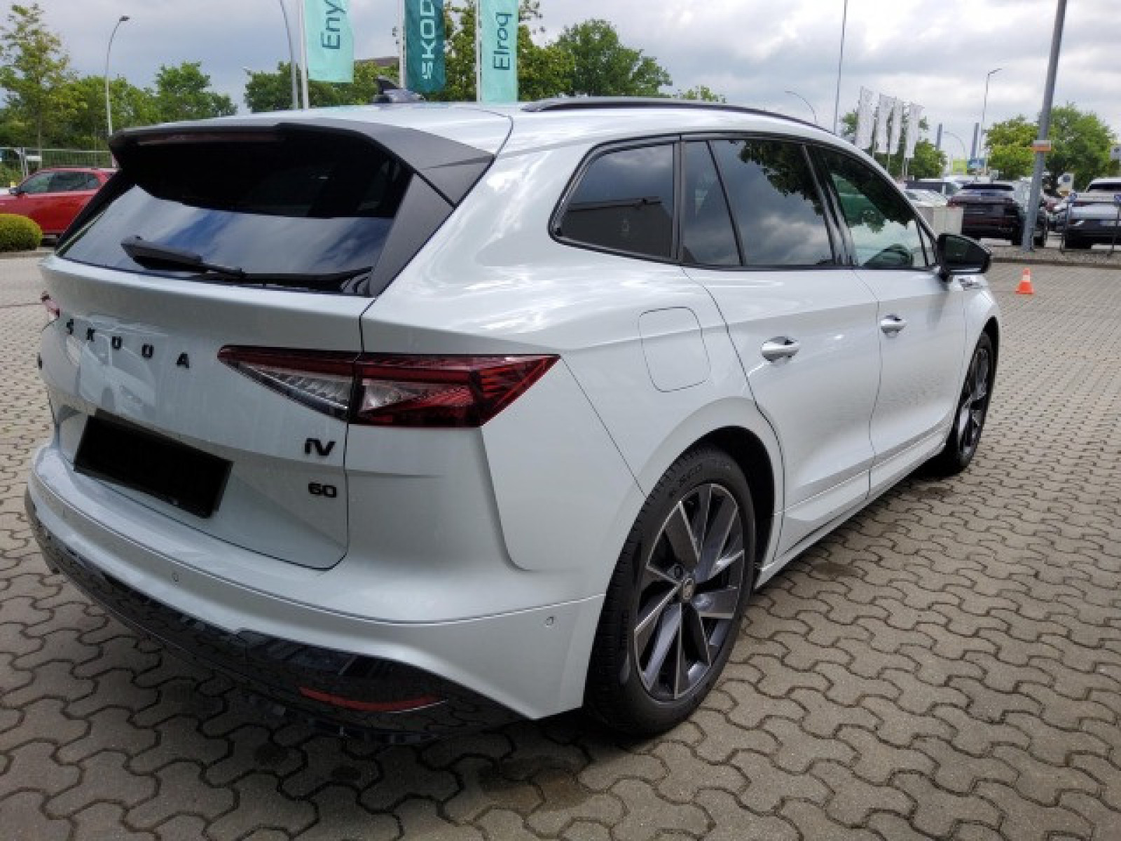 diagonalansicht-hinten-aussen