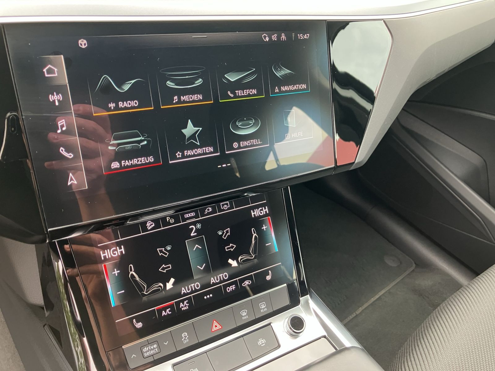 Audi - e-tron_13