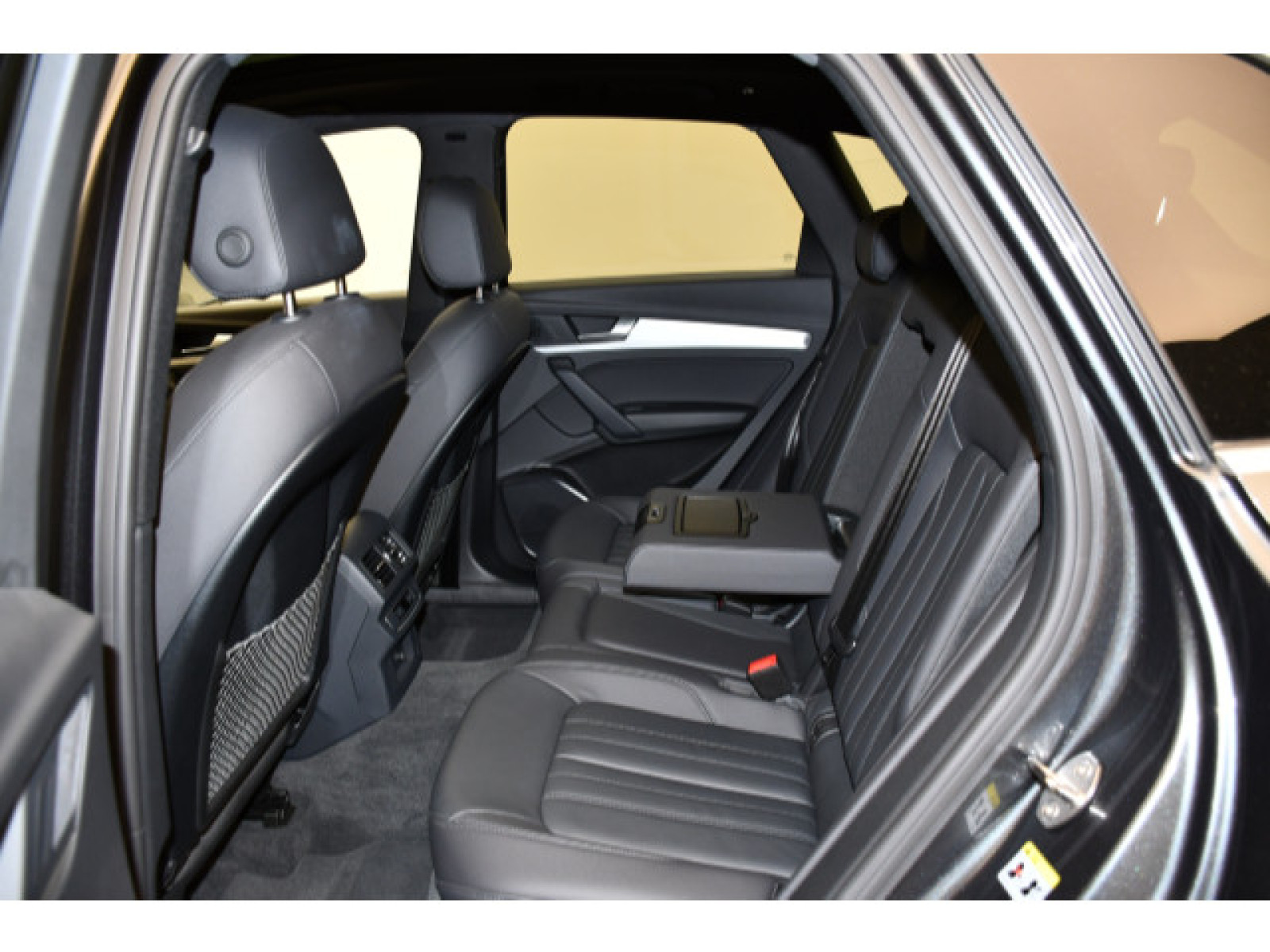 Audi - Q5_11