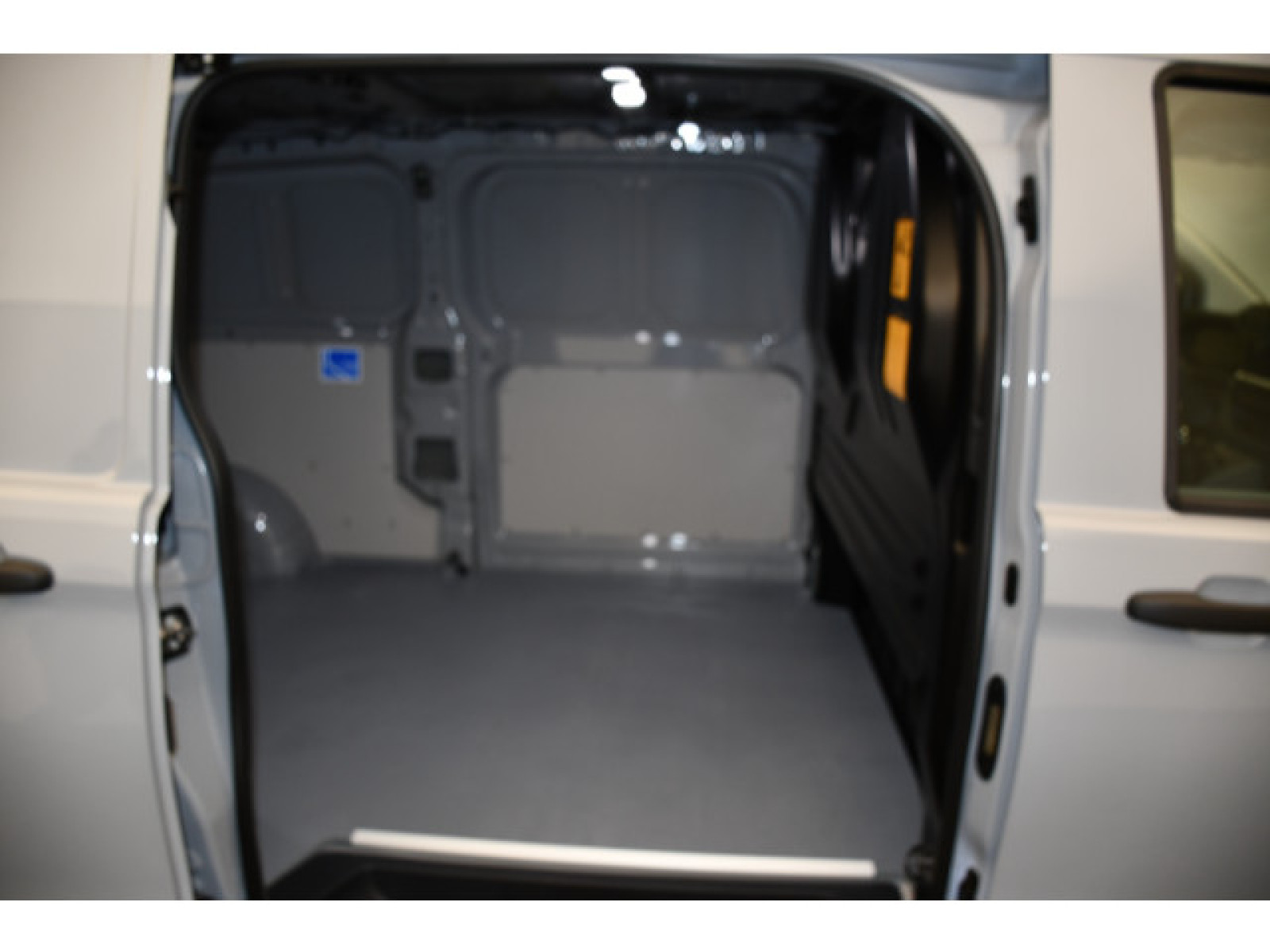 Volkswagen - New Transporter_11