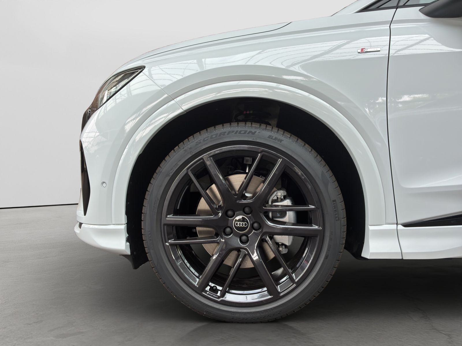 Audi - Q4 e-tron_18