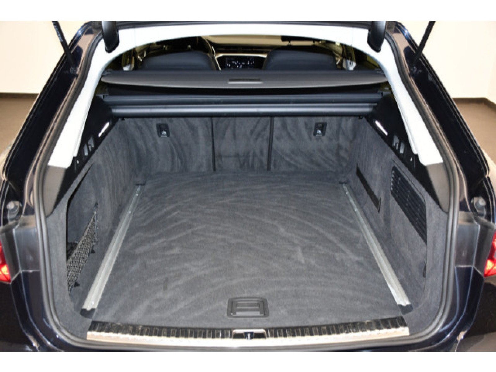 Audi - A6 Avant_10