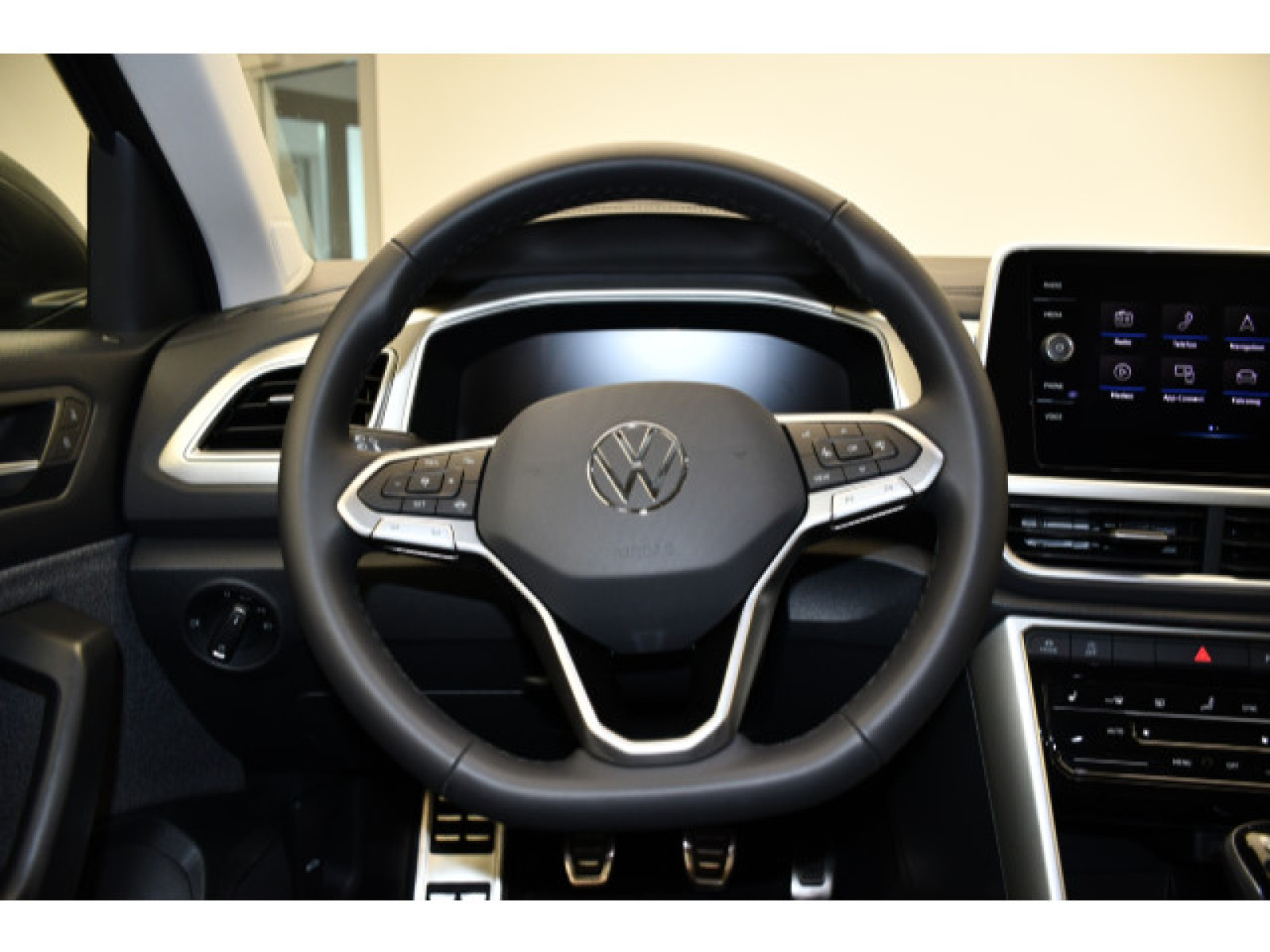 Volkswagen - T-Roc_6