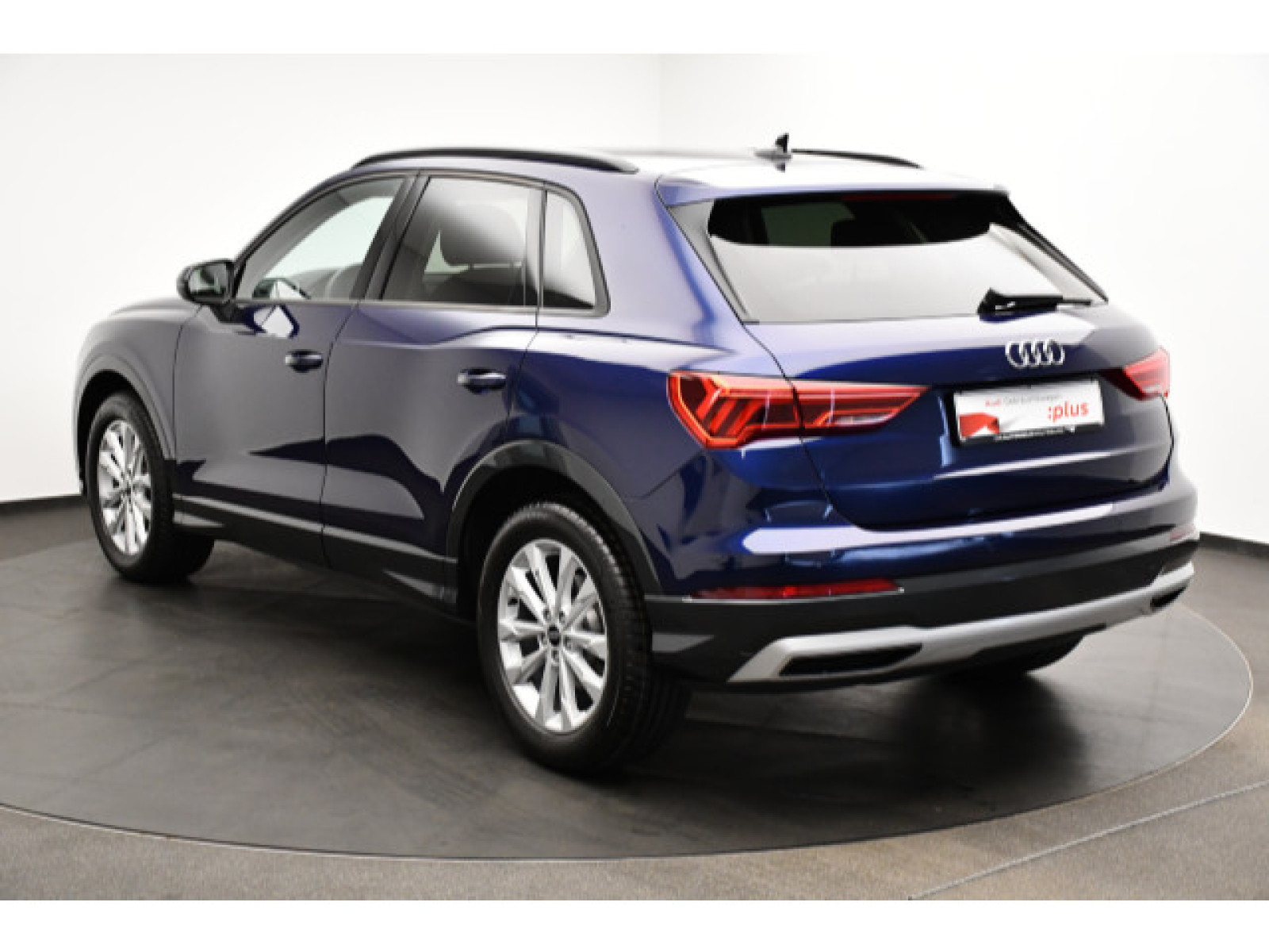 Audi - Q3_17