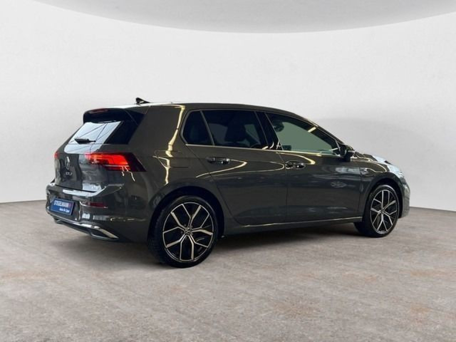 Volkswagen - Golf_5