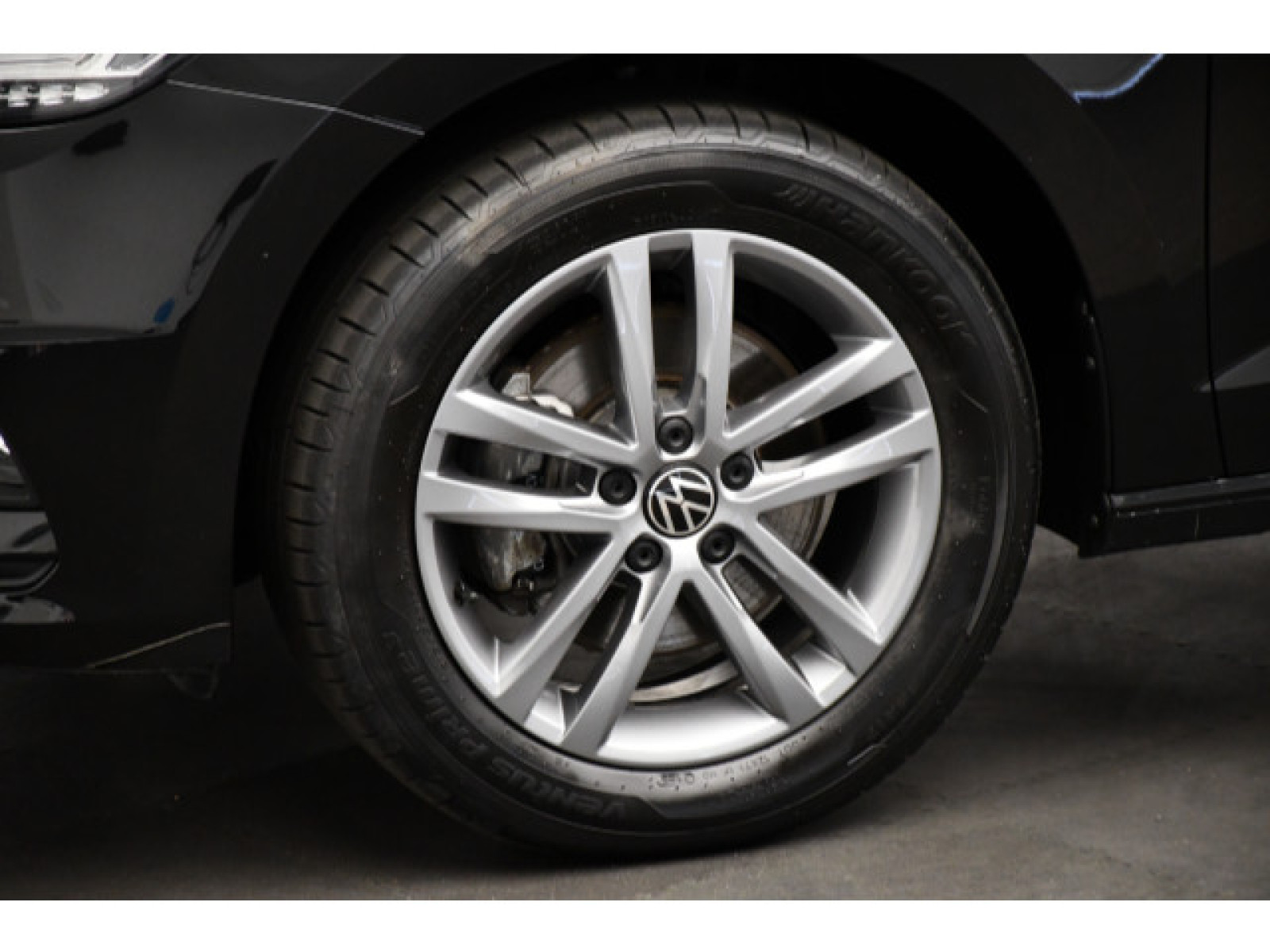 Volkswagen - Touran_14