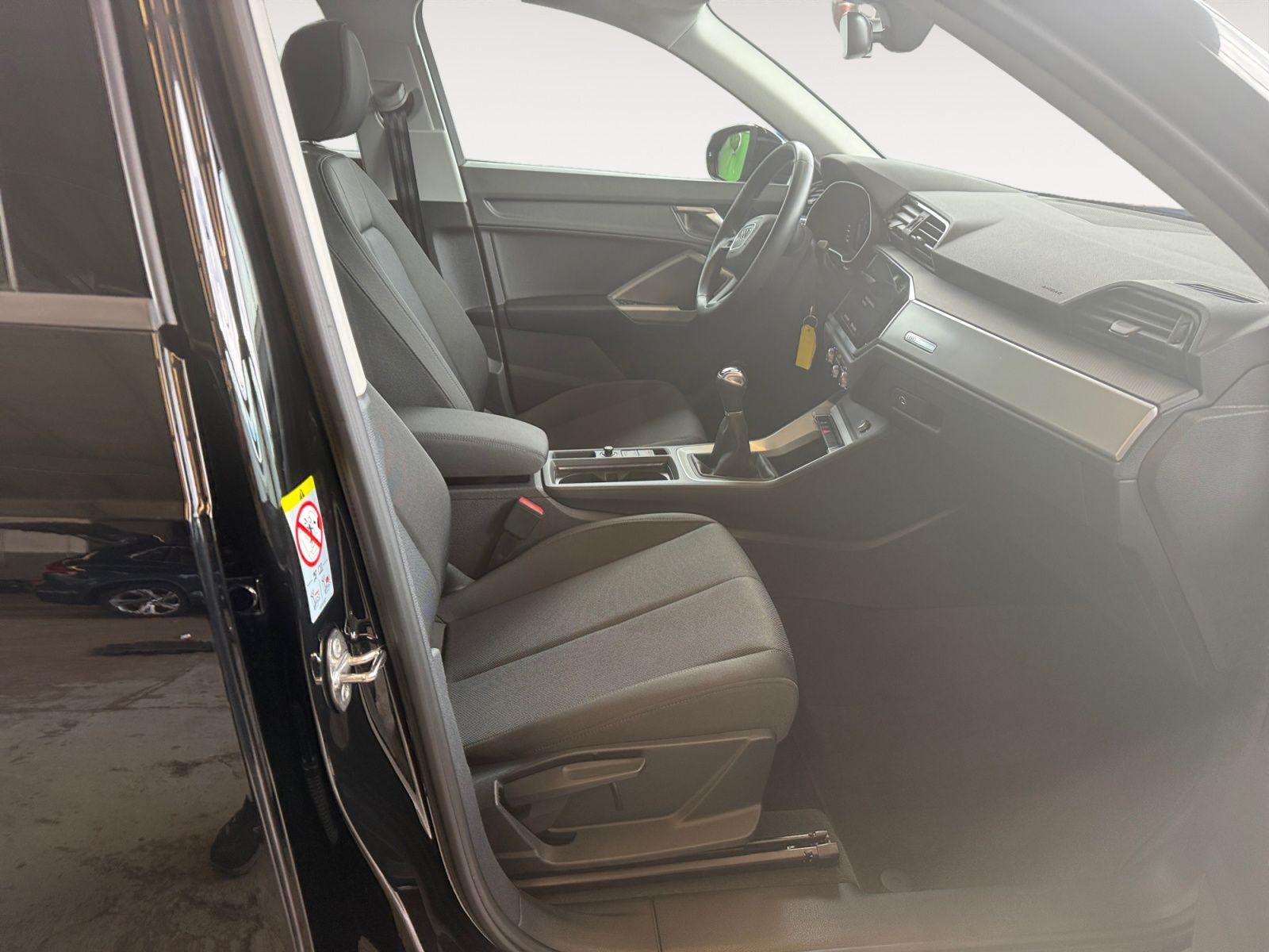Audi - Q3_16
