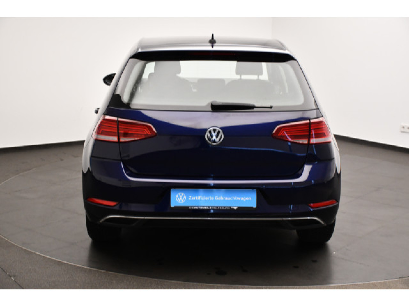 Volkswagen - Golf_17