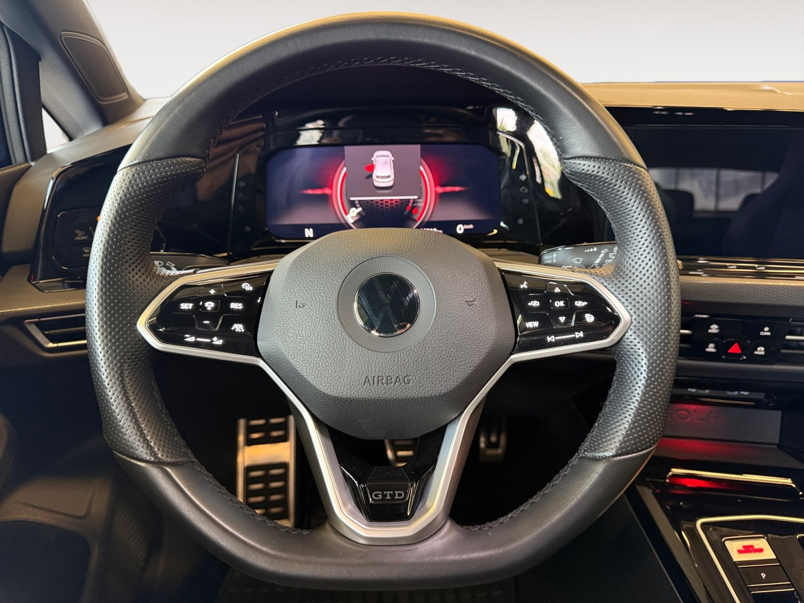 Volkswagen - Golf_15