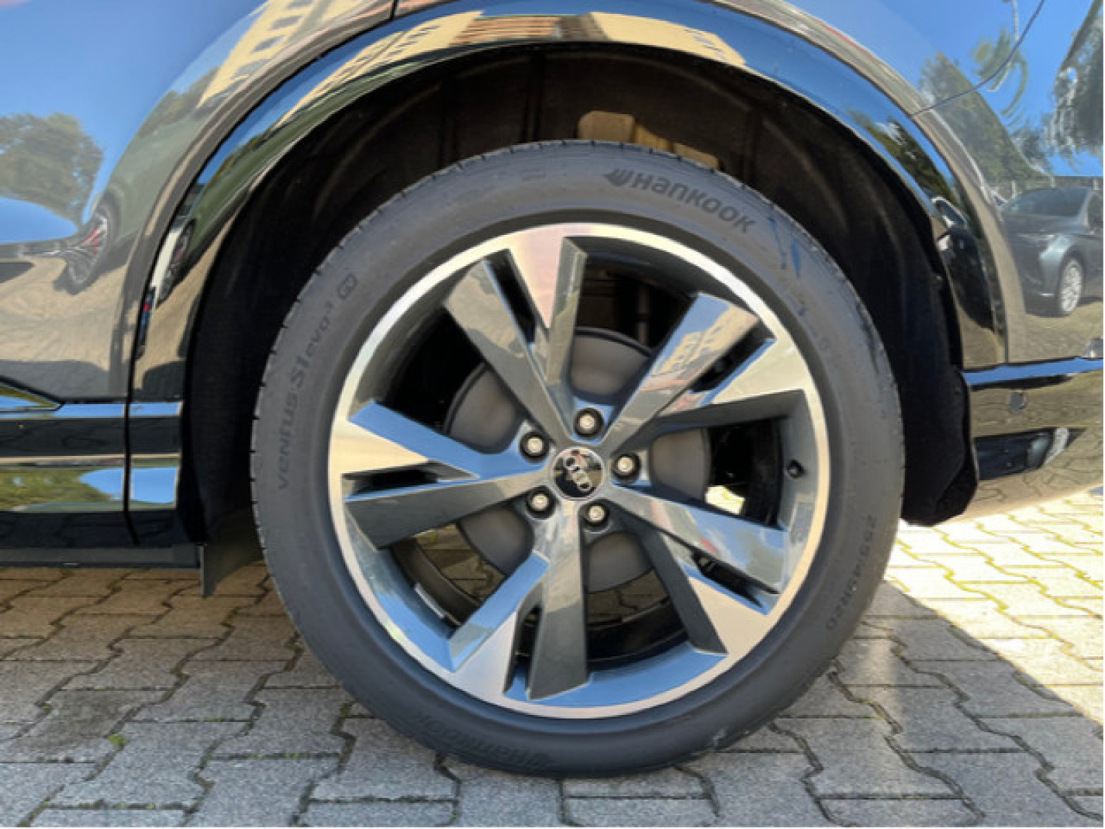 Audi - Q4 e-tron_10