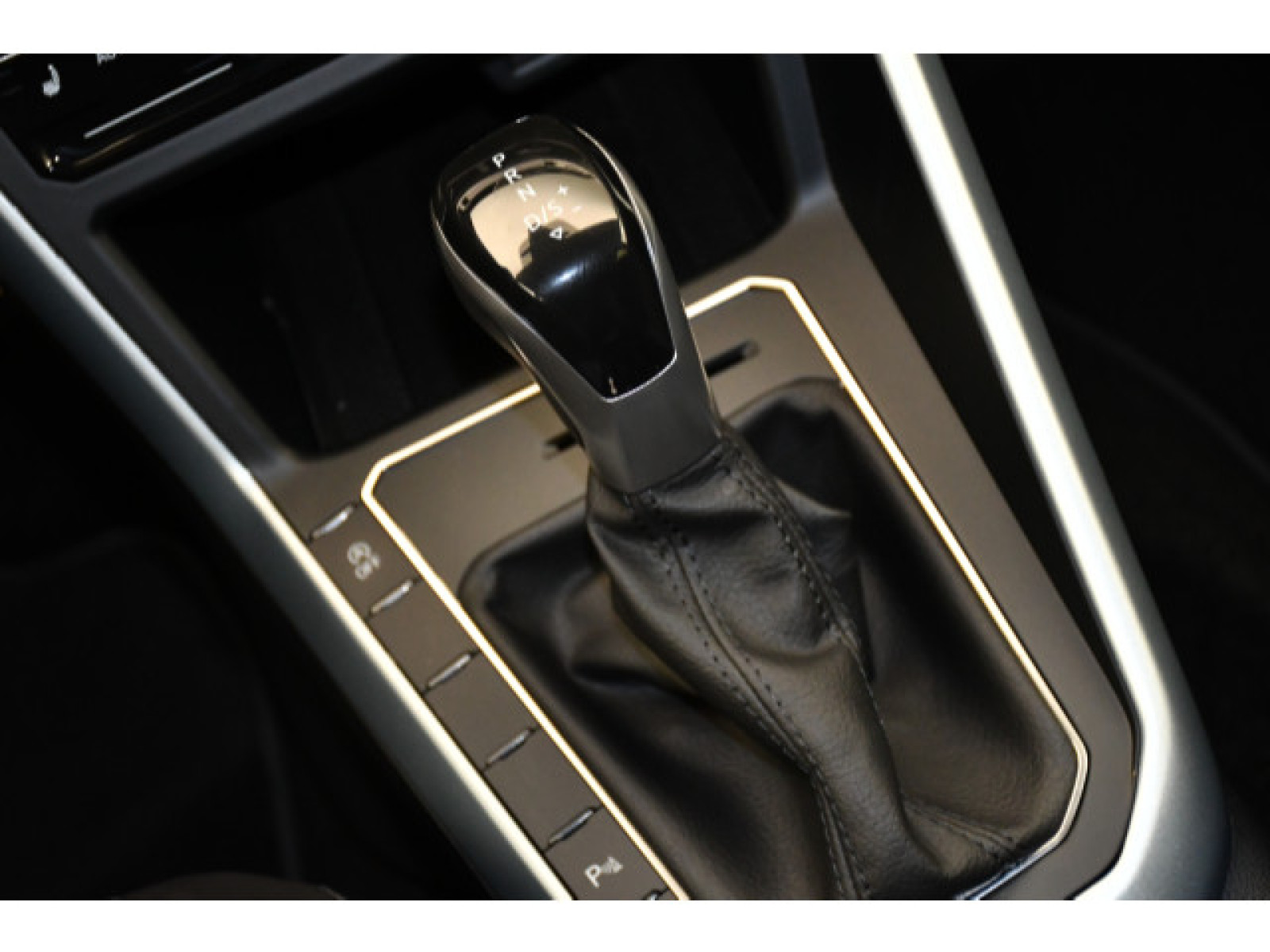 Volkswagen - Polo_6