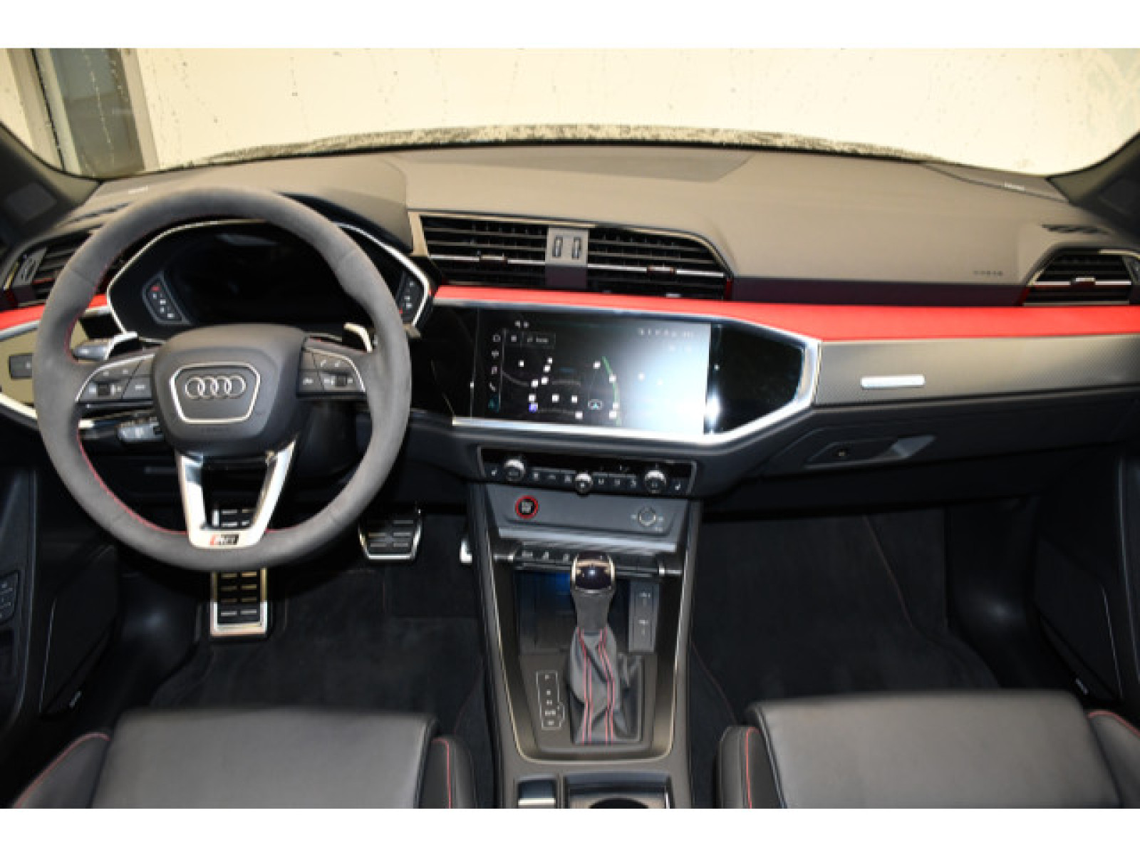 Audi - RS Q3_5