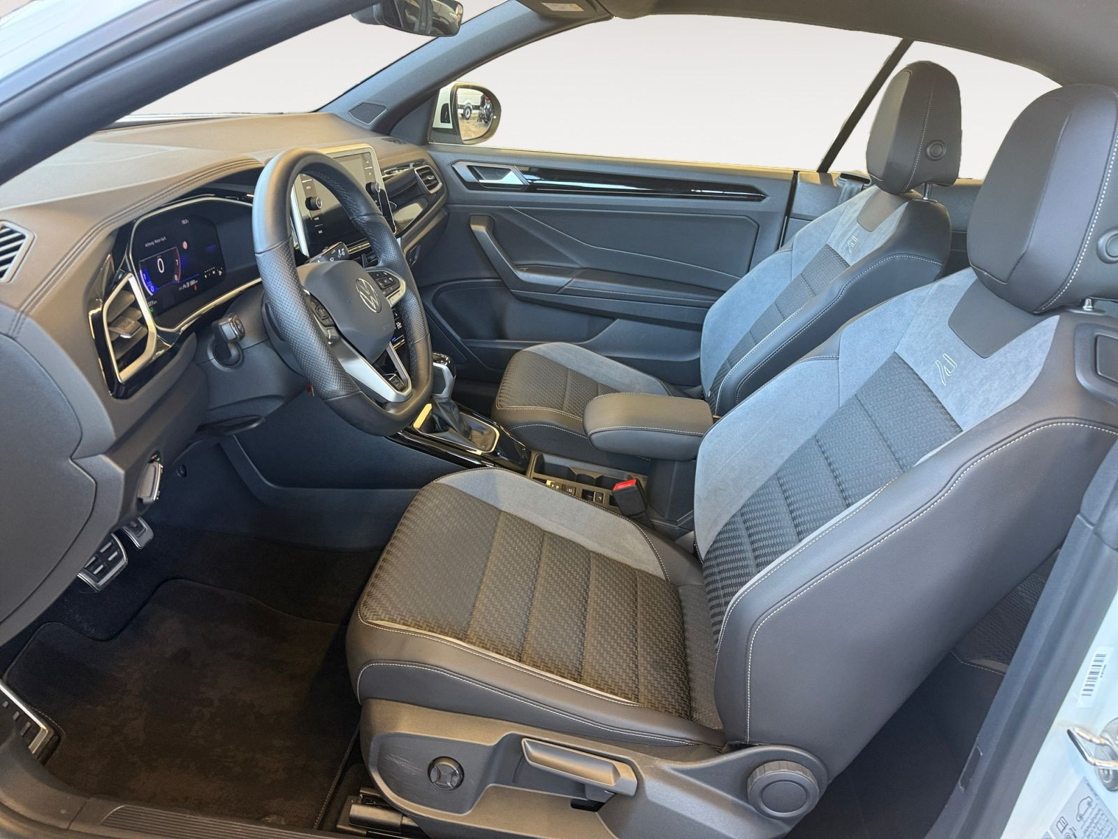 Volkswagen - T-Roc Cabriolet_10