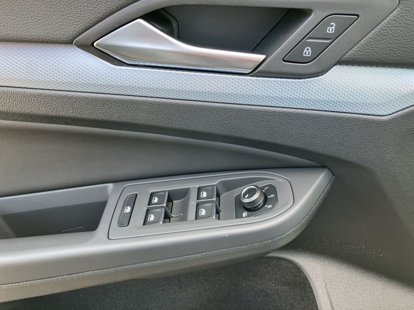 Volkswagen - Golf_14