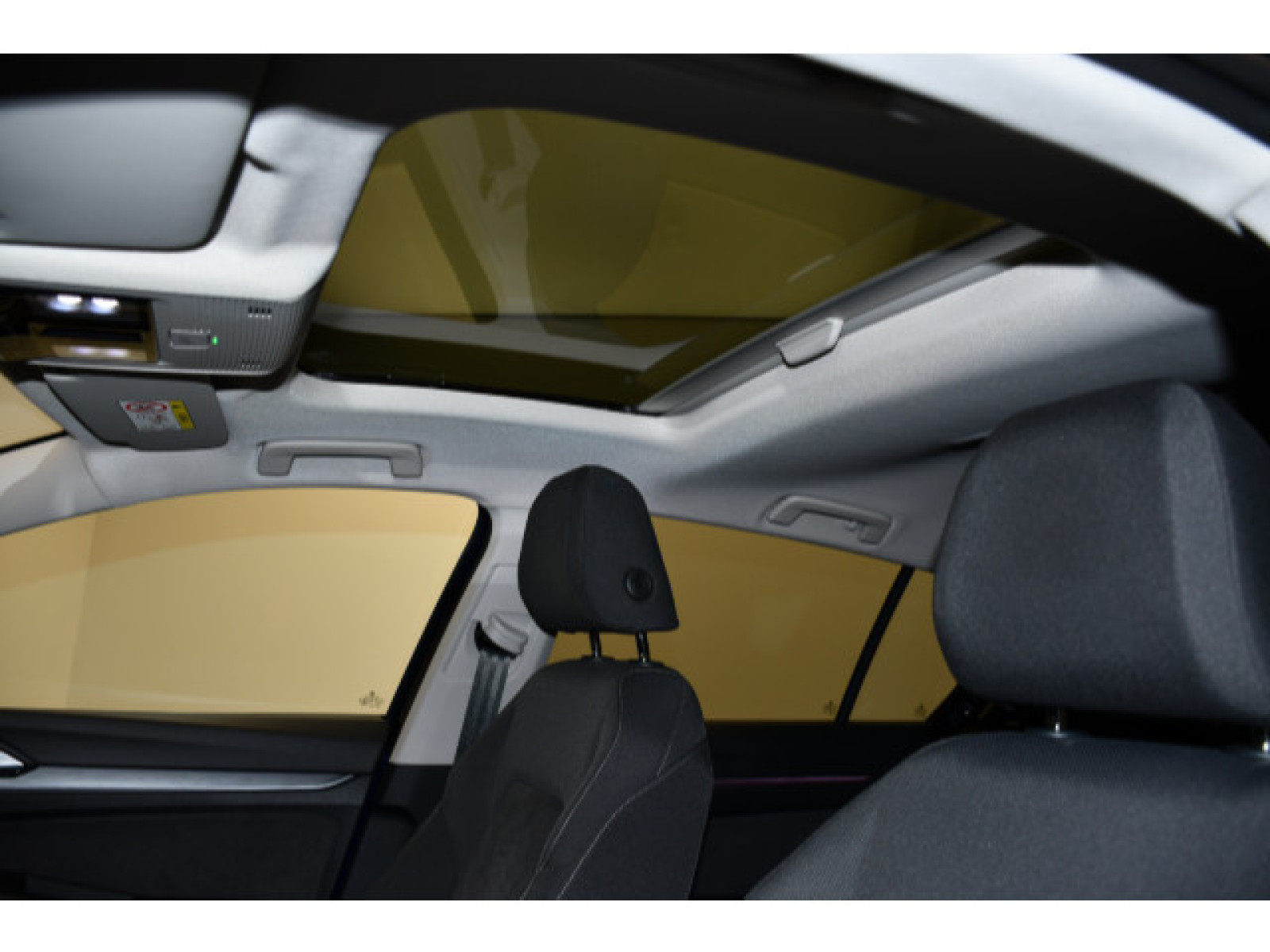 Volkswagen - Golf_16