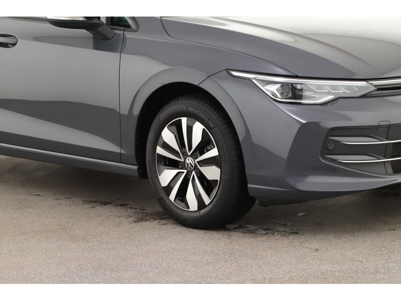 Volkswagen - Golf_3