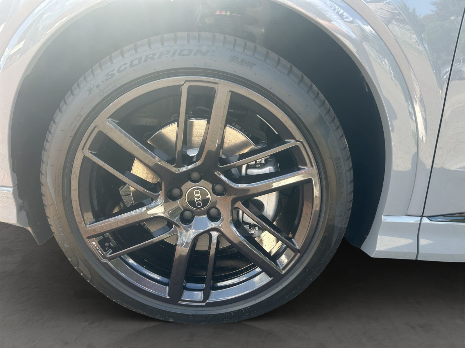 Audi - Q4 e-tron_12