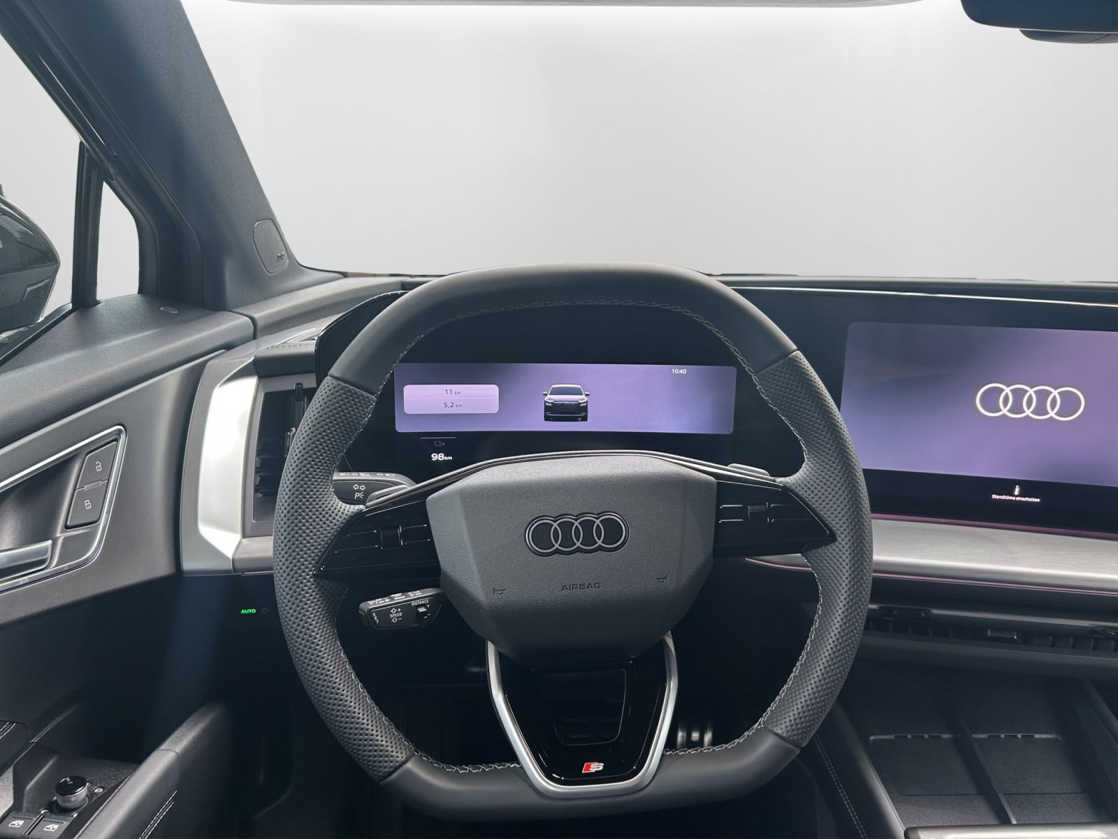 Audi - Q4 e-tron_11