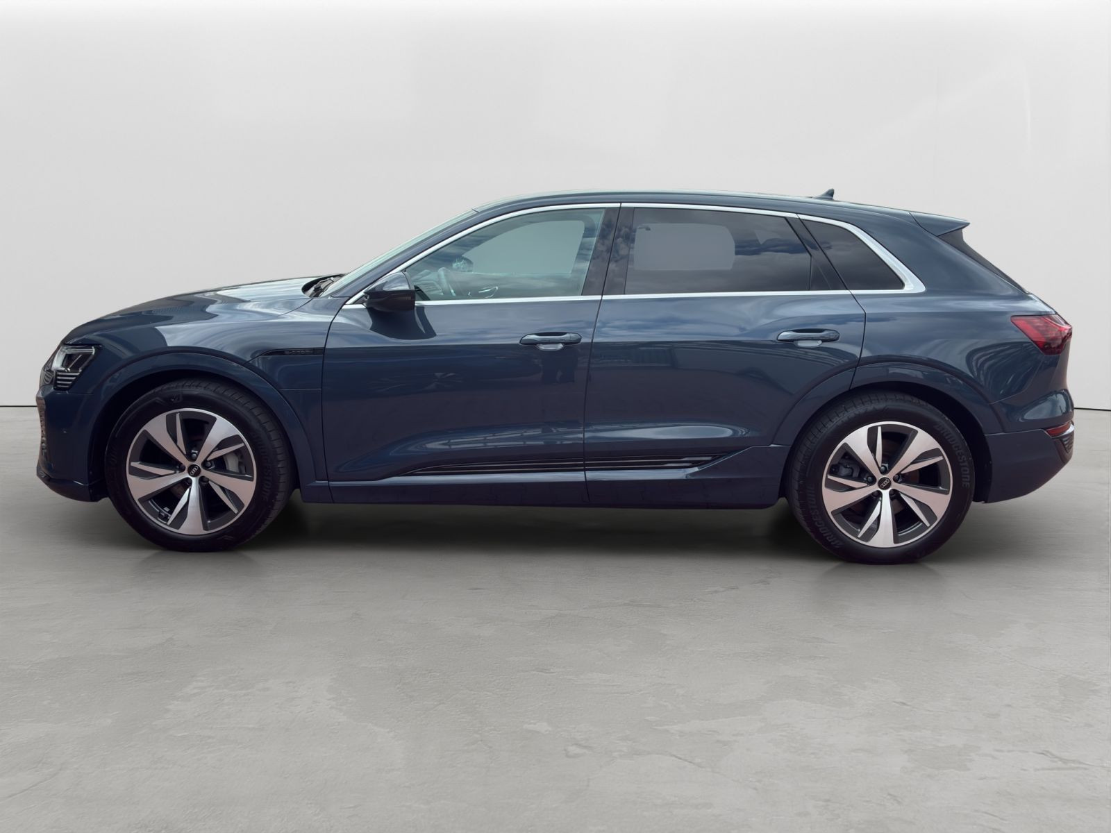 Audi - Q8 e-tron_6