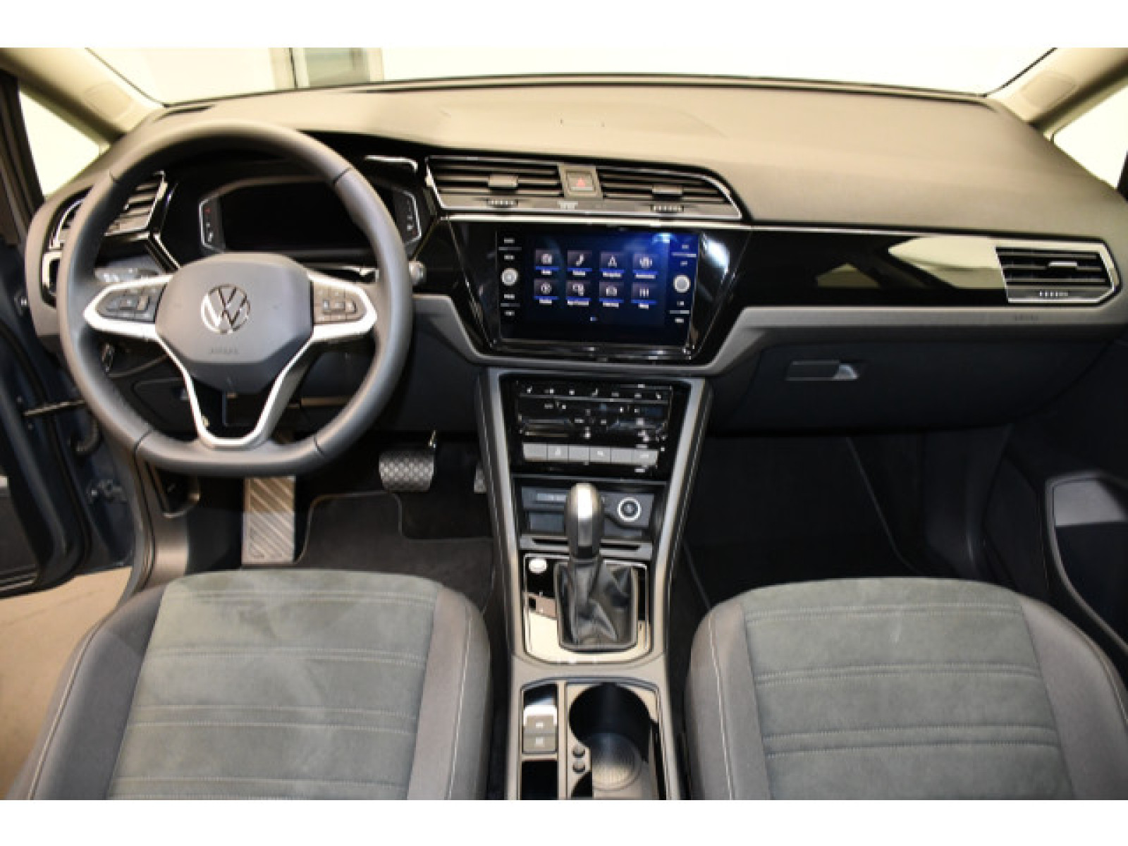 Volkswagen - Touran_4