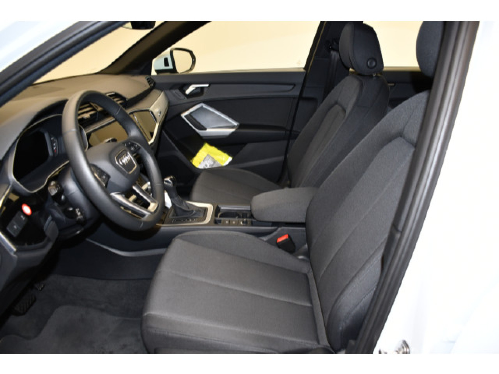 Audi - Q3_5