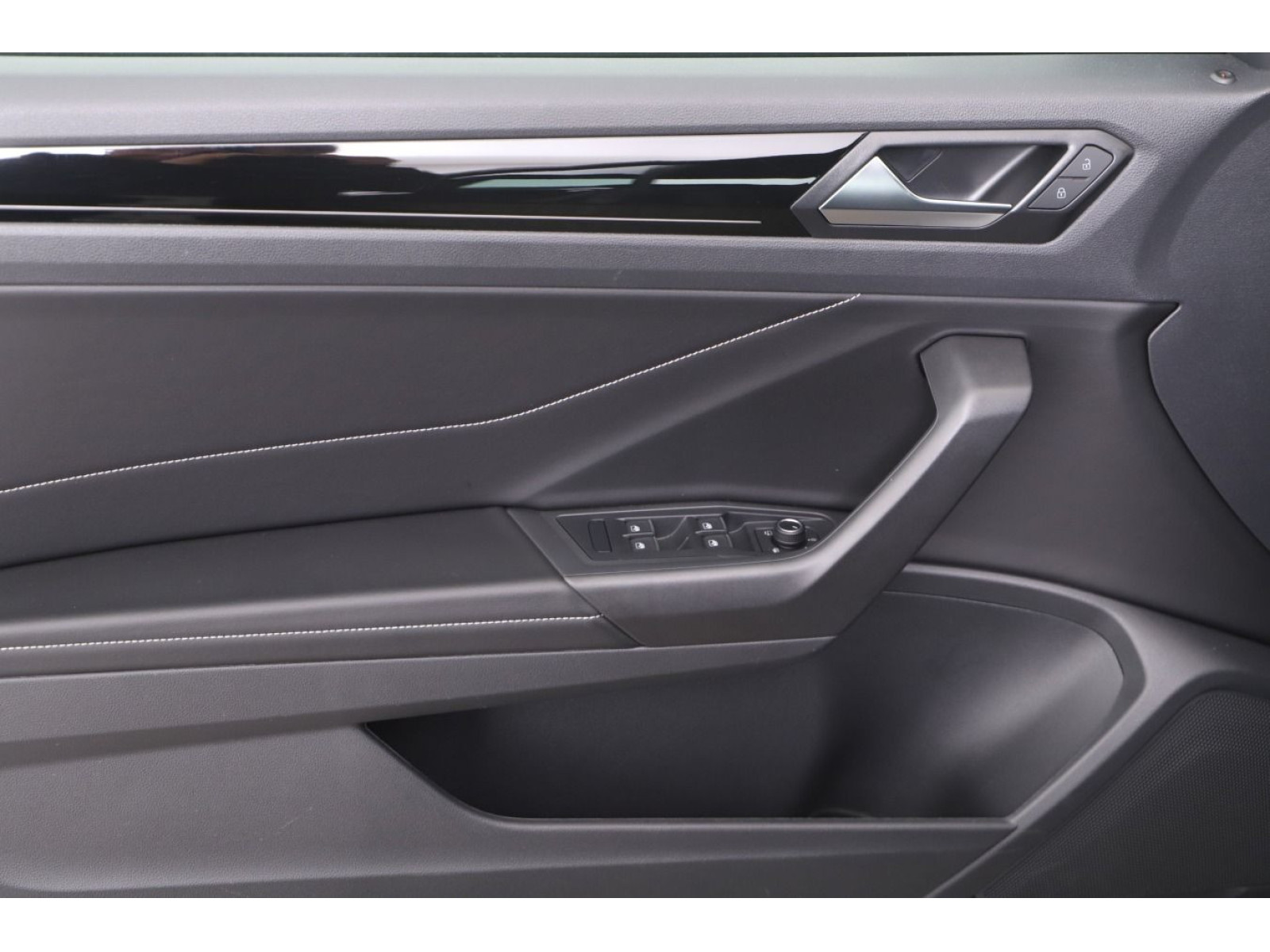 Volkswagen - T-Roc Cabriolet_15