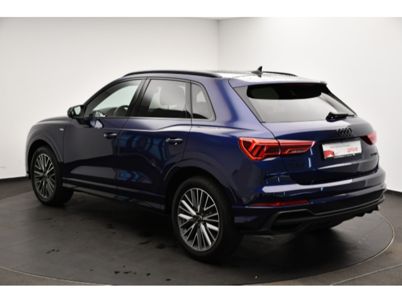Audi - Q3_17